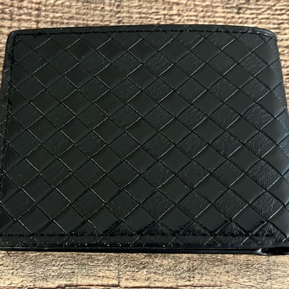 Men’s Bi-Fold Faux Leather Wallet- Laurant Bennet Signature Diamond Pattern - Picture 2 of 7